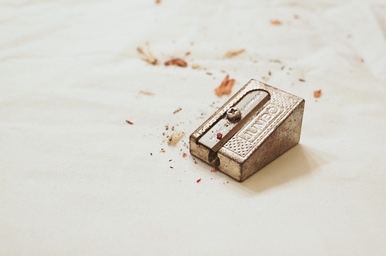 Blade Sharpener Myths: Debunking Common Misconceptions