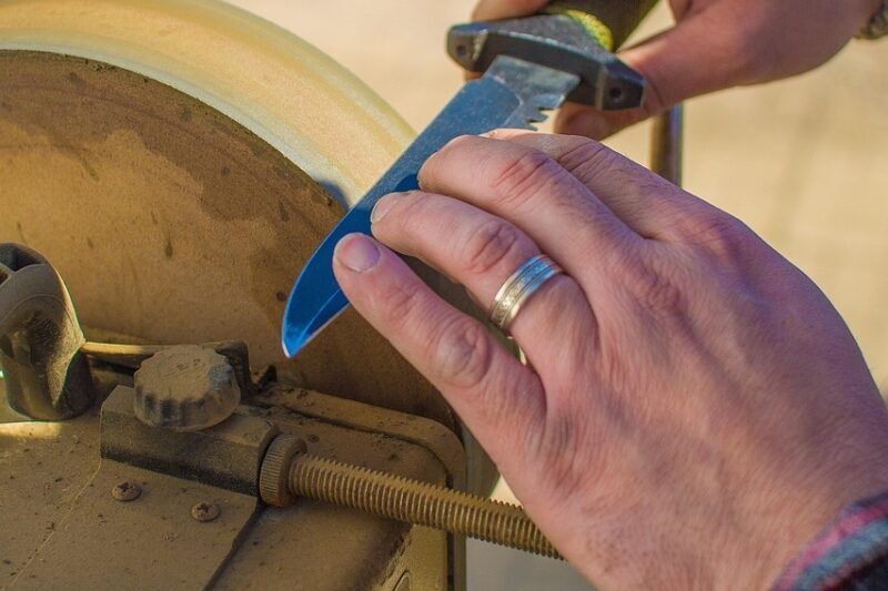 5 Common Mistakes When Using a Blade Sharpener