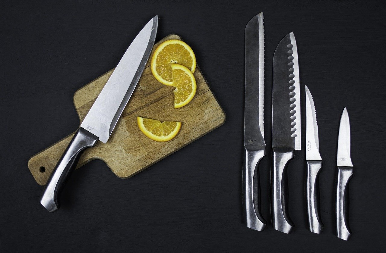 10 Easy Steps to Sharpen Your Kitchen Knives at Home 10 Easy Steps to Sharpen Your Kitchen Knives at Home
