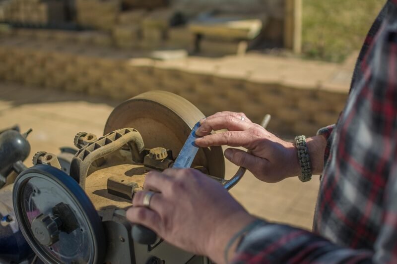 How to Choose the Best Knife Sharpener for Your Kitchen