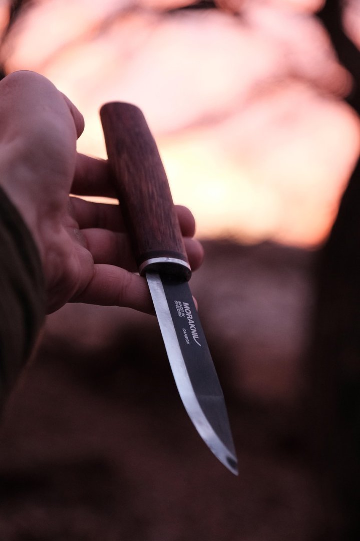 Top 10 Bushcraft Knives for Outdoor Enthusiasts