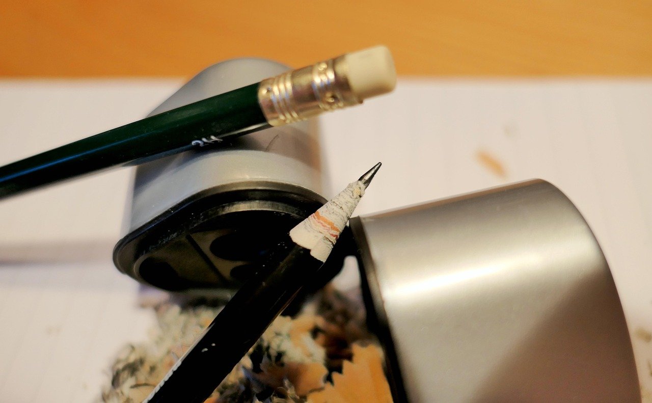 The Benefits of Using a Professional Blade Sharpener