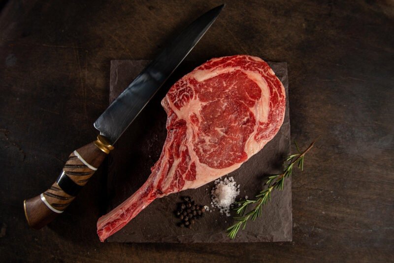 How to Choose the Perfect Steak Knife: A Comprehensive...