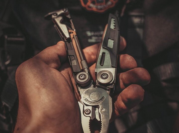 The Ultimate Guide to Choosing the Right Multi-Tool Knife