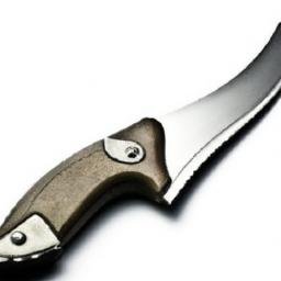 Kukri vs. Machete: Which Blade Reigns Supreme for Your Outdoor Adventures?