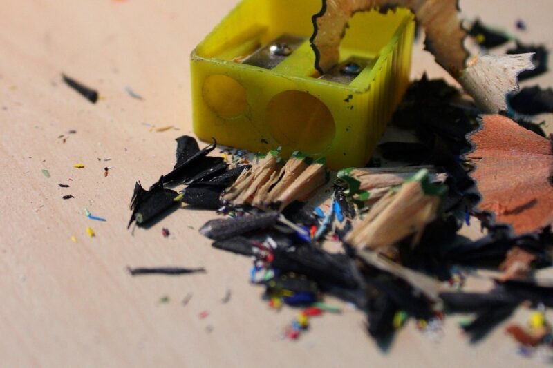 How Blade Sharpeners Can Save You Money on Kitchen Tools