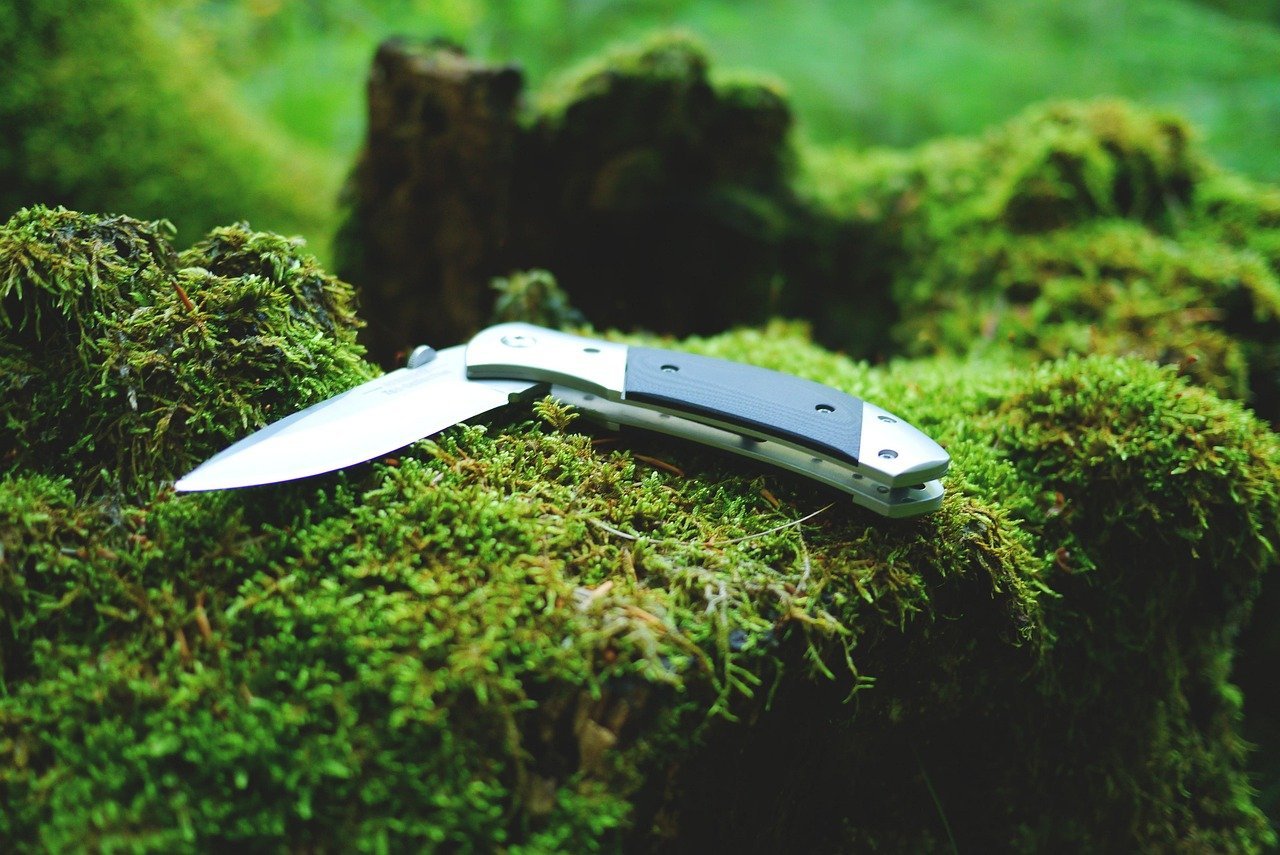 Hunting Knife Maintenance: Caring for Your Blade Hunting Knife Maintenance: Caring for Your Blade